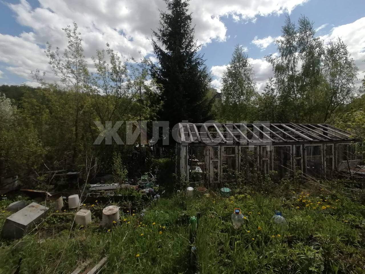 Продам земельный участок 700 м.кв.