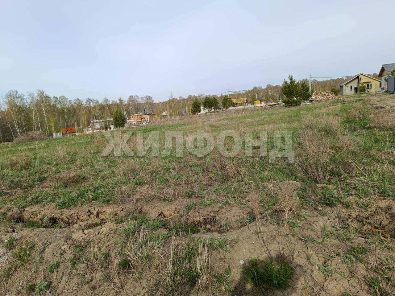 Продам земельный участок 1000 м.кв.