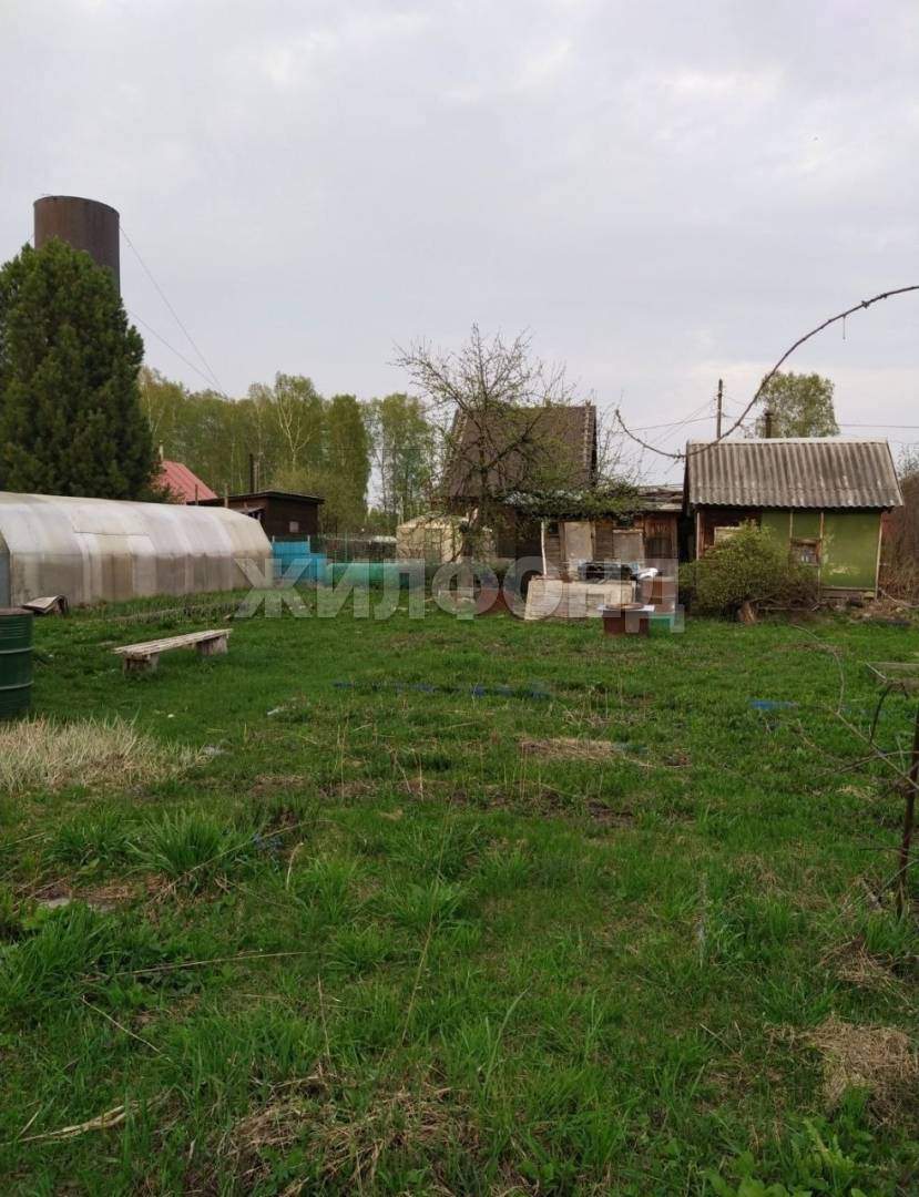 Продам земельный участок 600 м.кв.
