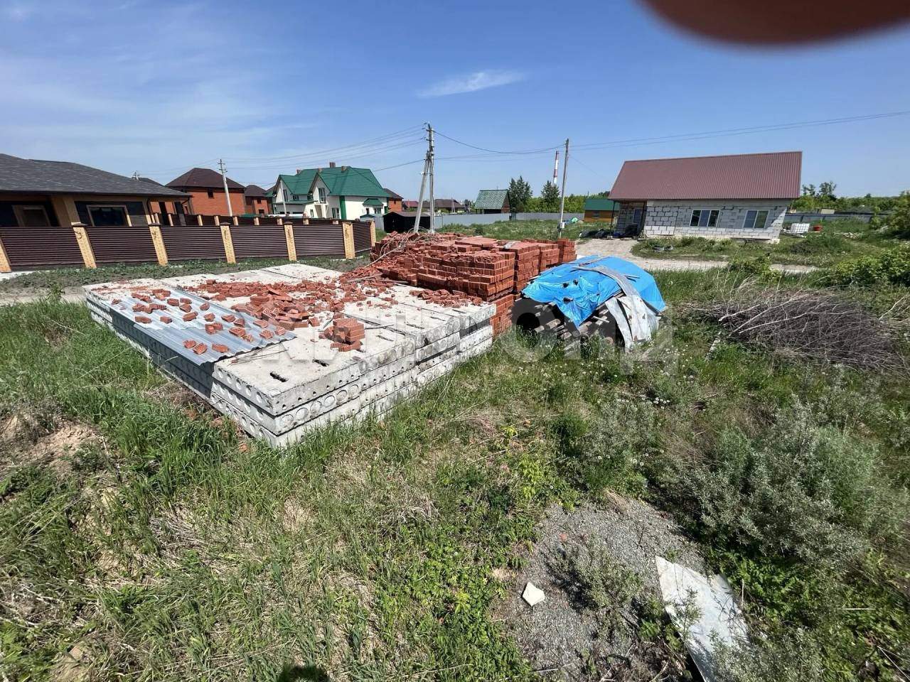 Продам земельный участок 1000 м.кв.