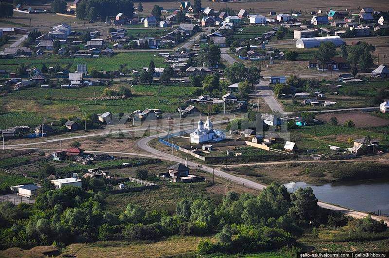 Продам земельный участок 1000 м.кв.