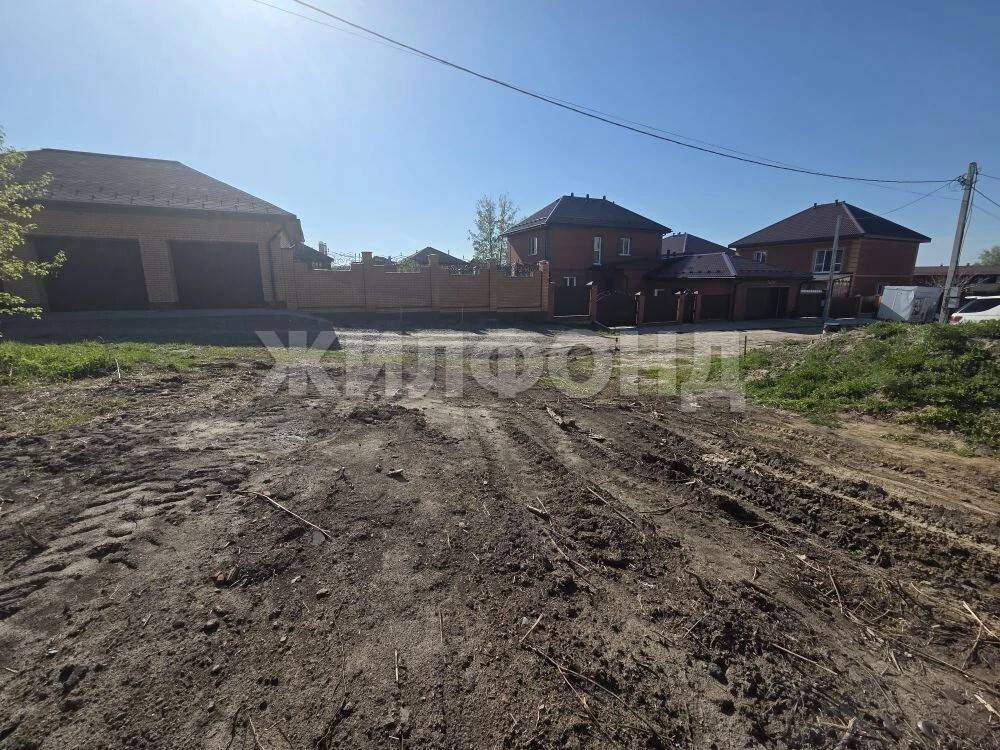 Продам земельный участок 707 м.кв.