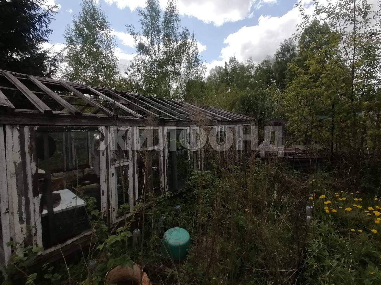 Продам земельный участок 700 м.кв.