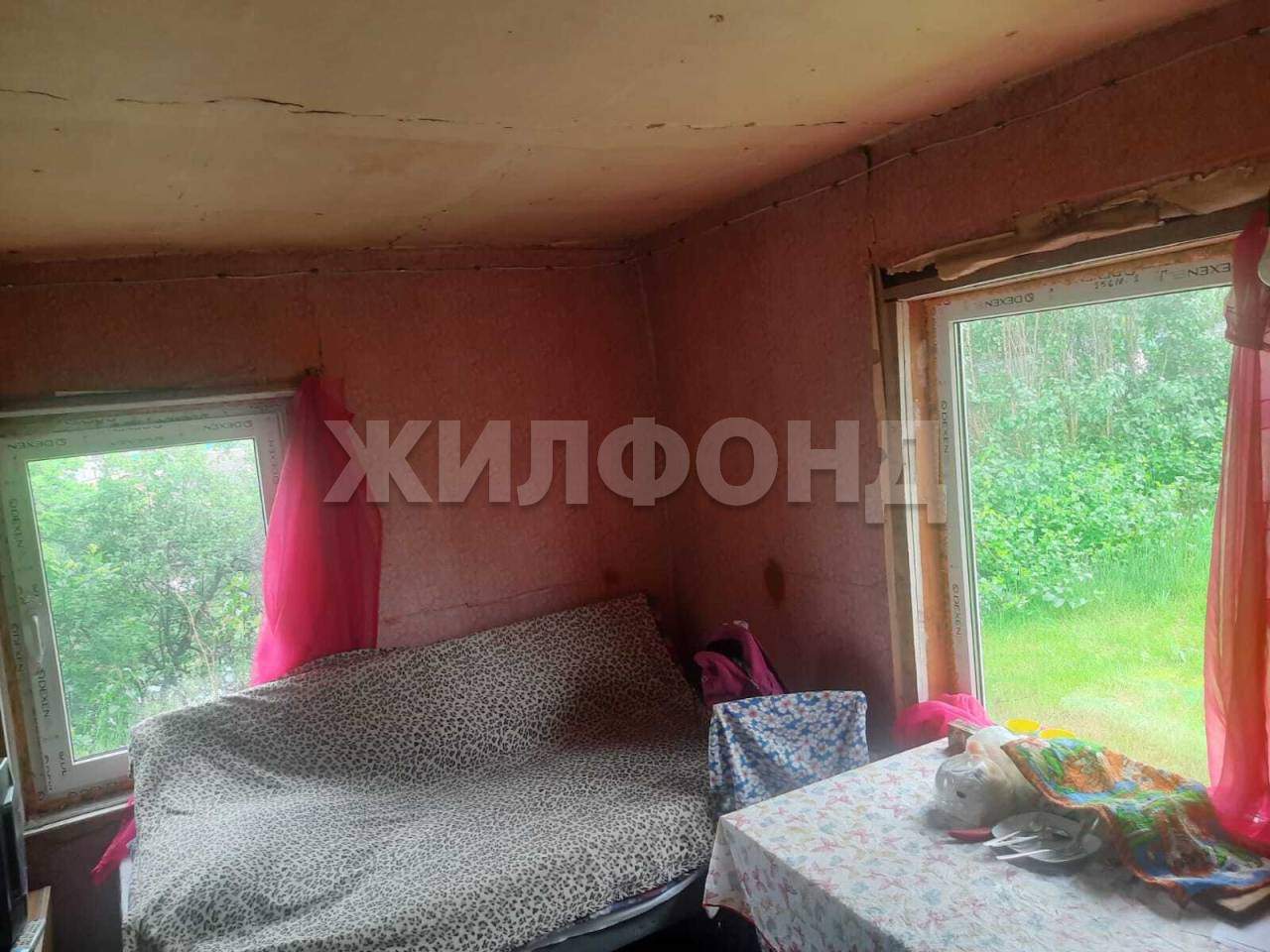 Продам земельный участок 824 м.кв.
