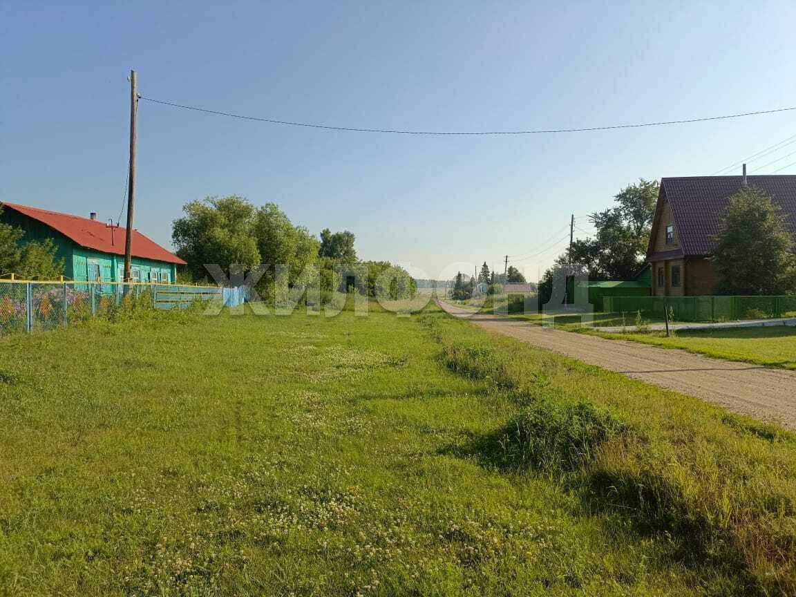 Продам земельный участок 1200 м.кв.