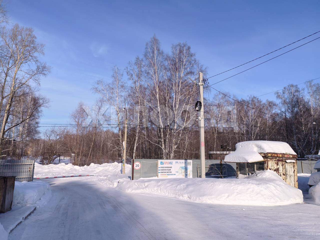 Продам земельный участок 1212 м.кв.