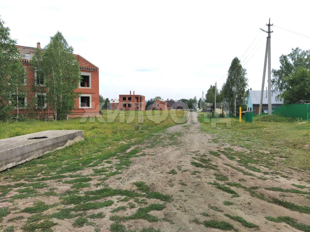 Продам земельный участок 1000 м.кв.