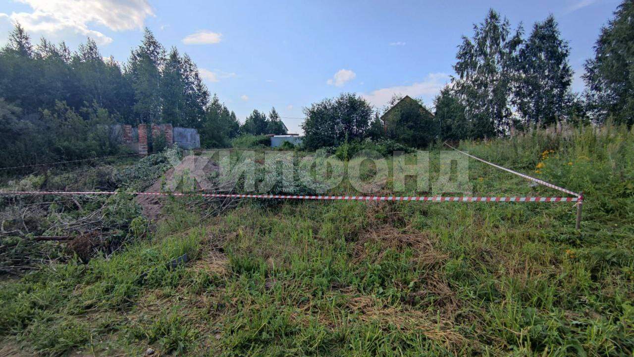 Продам земельный участок 600 м.кв.