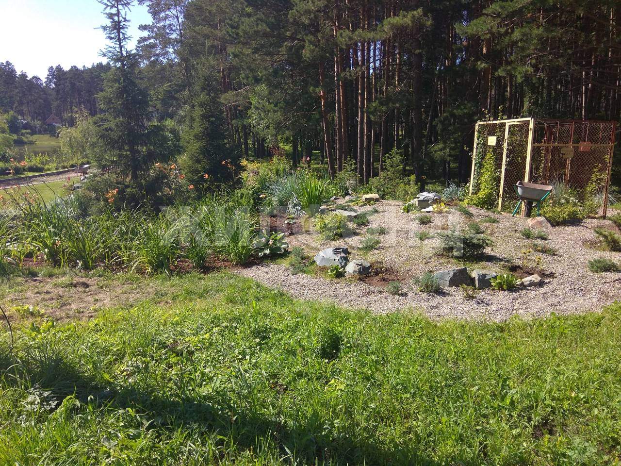 Продам земельный участок 1500 м.кв.