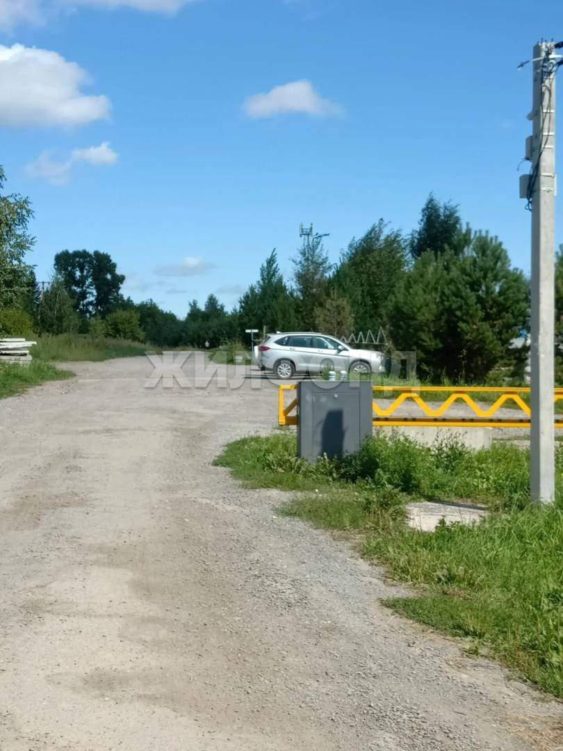 Продам земельный участок 800 м.кв.