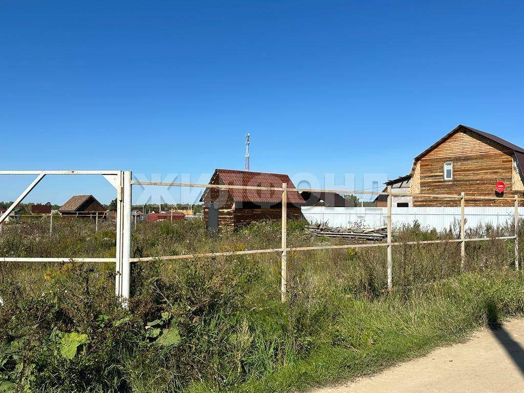 Продам земельный участок 600 м.кв.