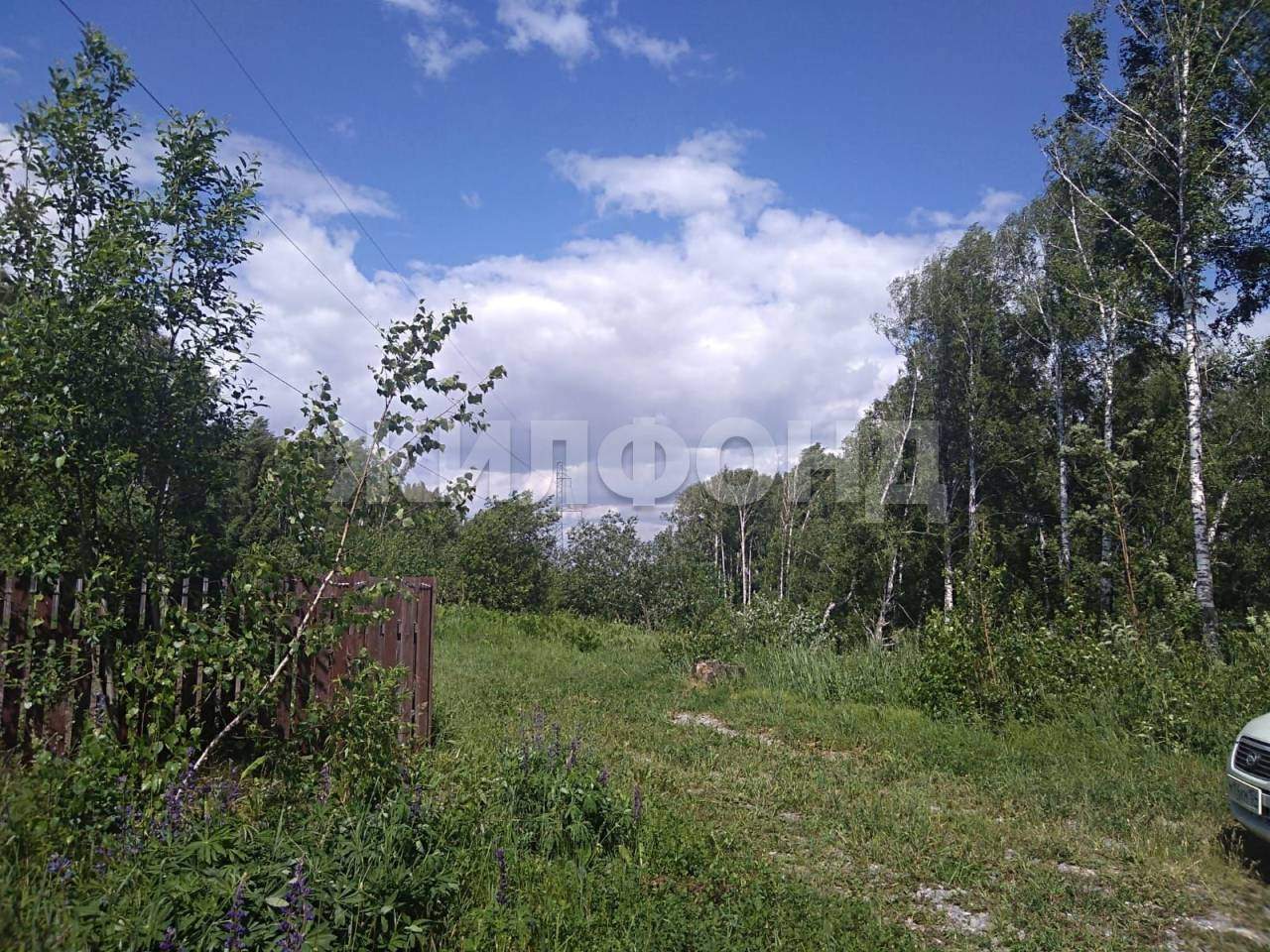 Продам земельный участок 670 м.кв.