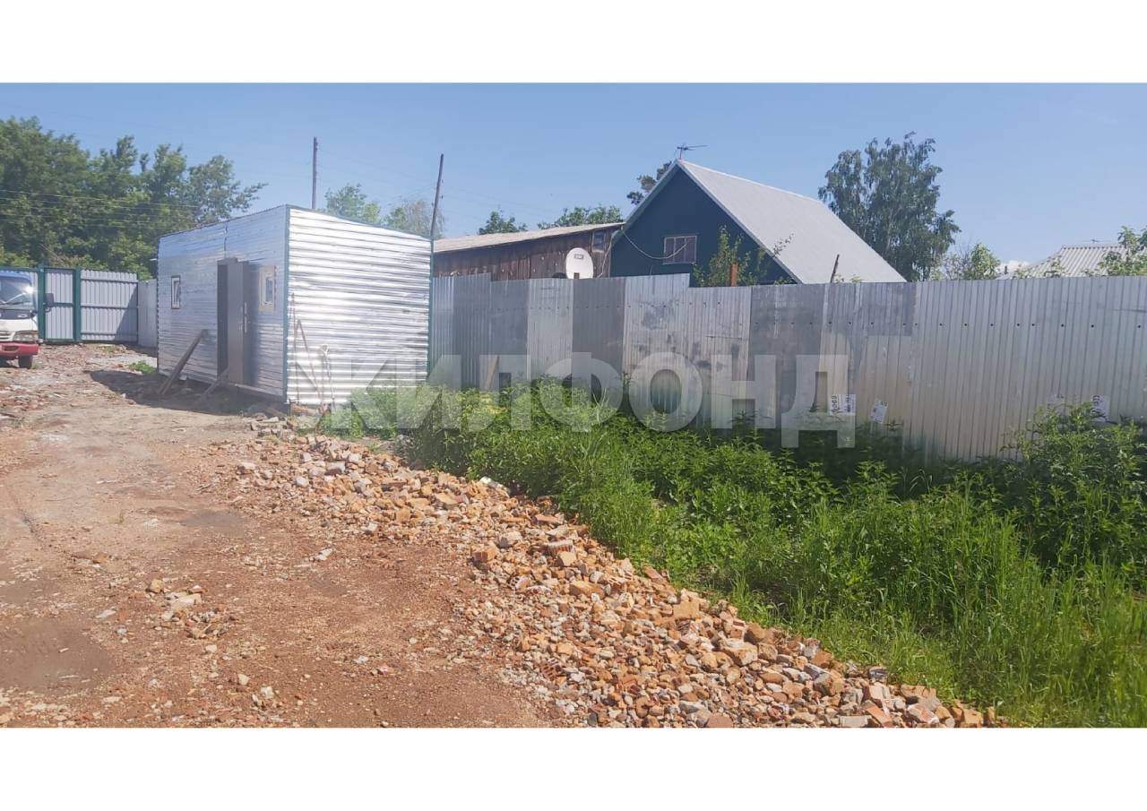 Продам земельный участок 1300 м.кв.
