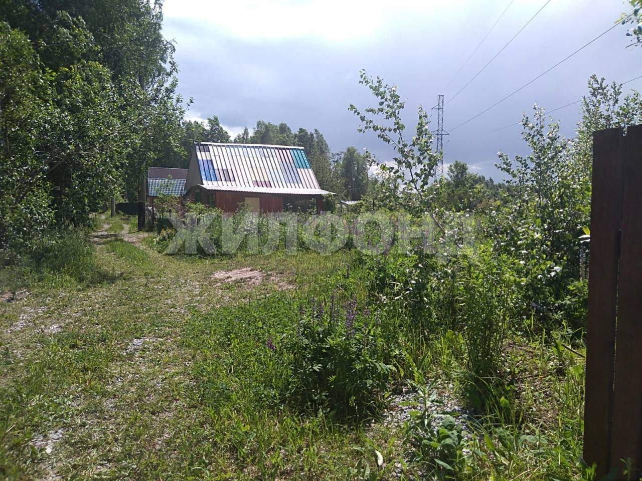 Продам земельный участок 670 м.кв.