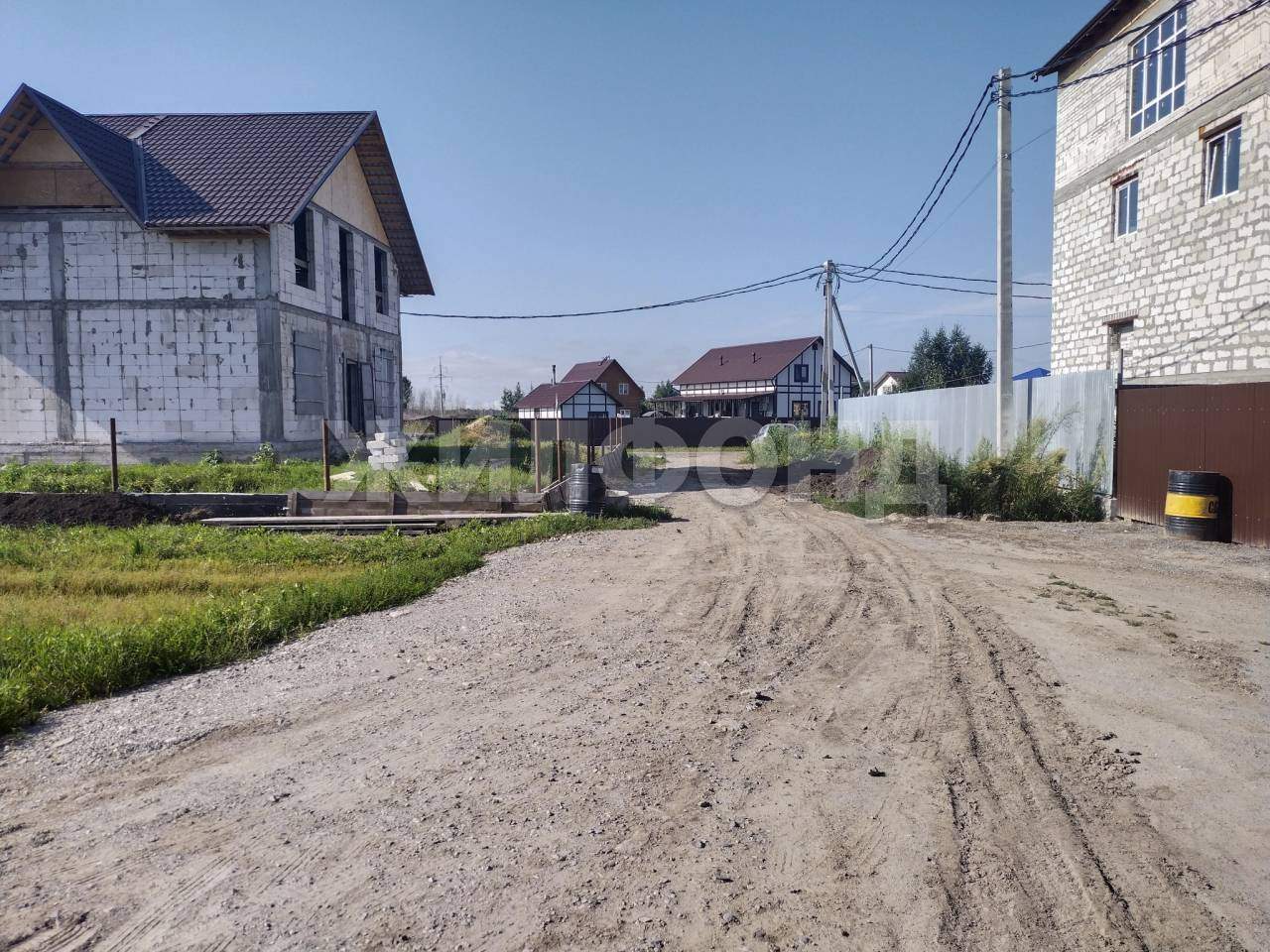 Продам земельный участок 1030 м.кв.