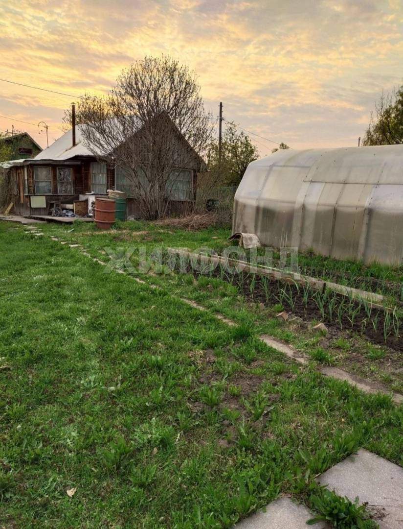 Продам земельный участок 600 м.кв.