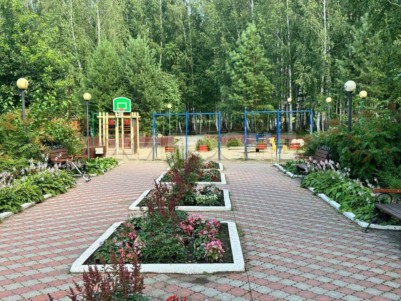 Продам земельный участок 2200 м.кв.
