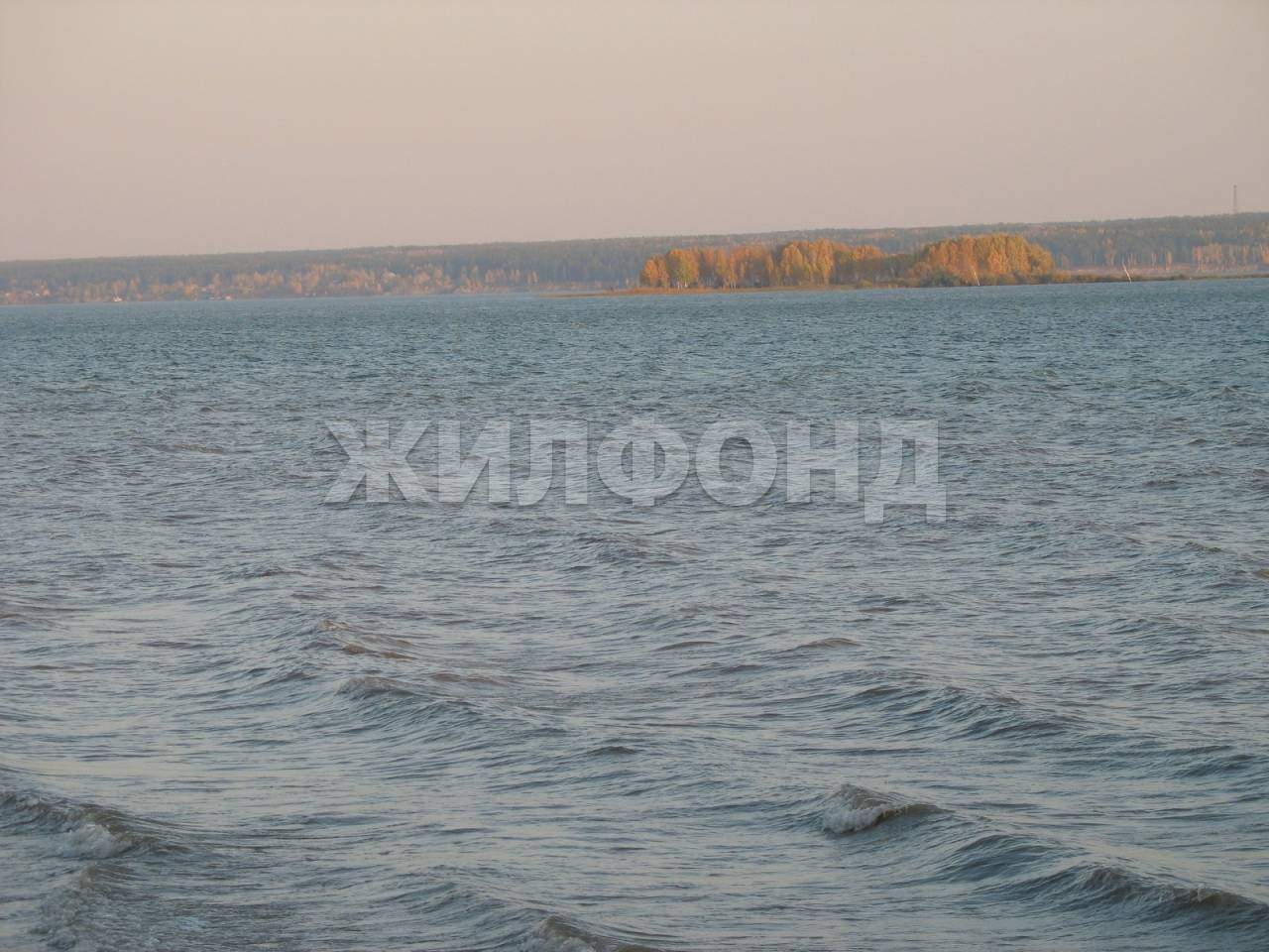 Продам земельный участок 1200 м.кв.