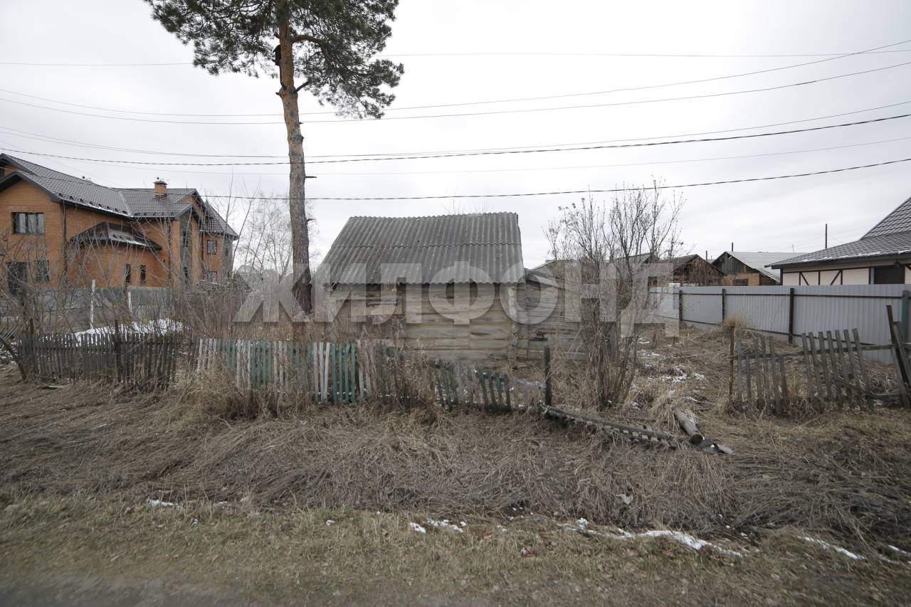 Продам земельный участок 1620 м.кв.