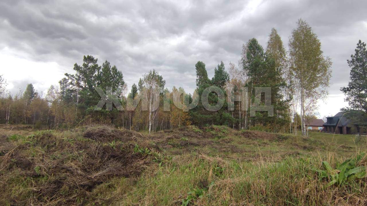 Продам земельный участок 1240 м.кв.