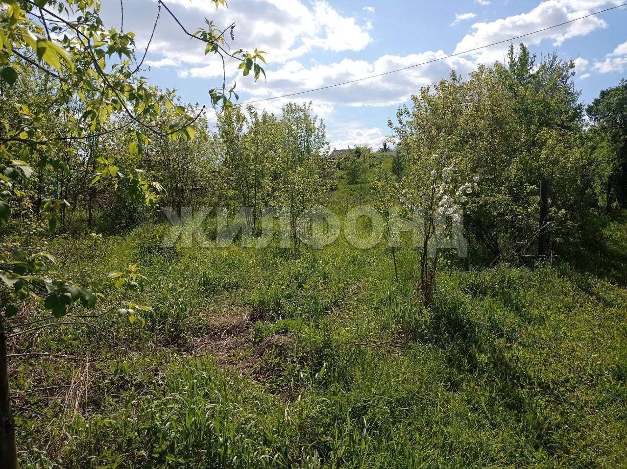 Продам земельный участок 1300 м.кв.