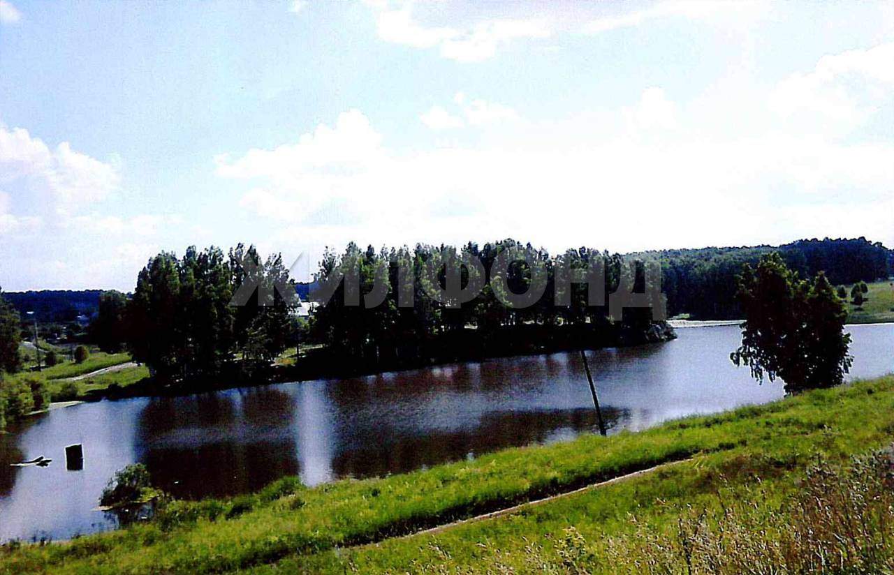 Продам земельный участок 1500 м.кв.
