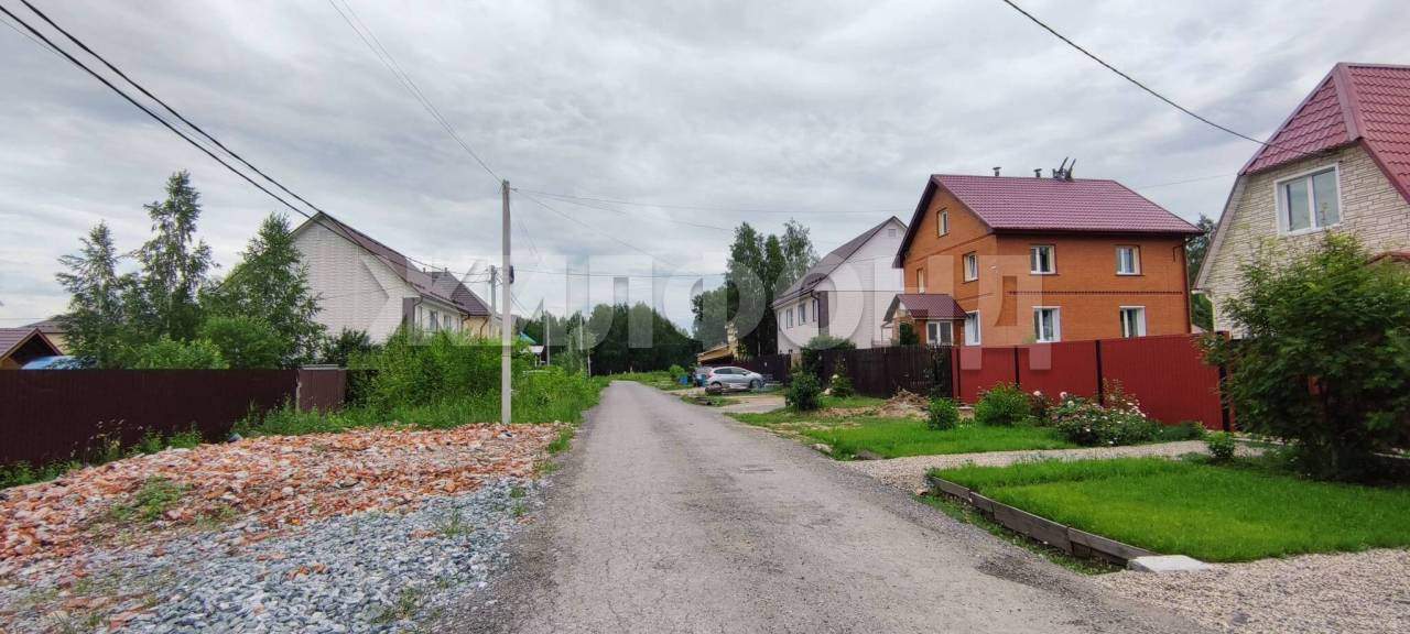 Продам земельный участок 700 м.кв.