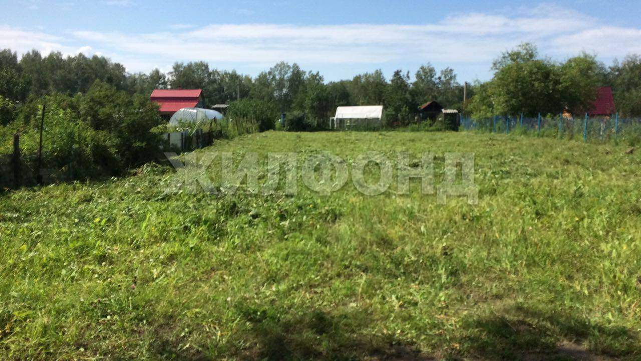Продам земельный участок 670 м.кв.