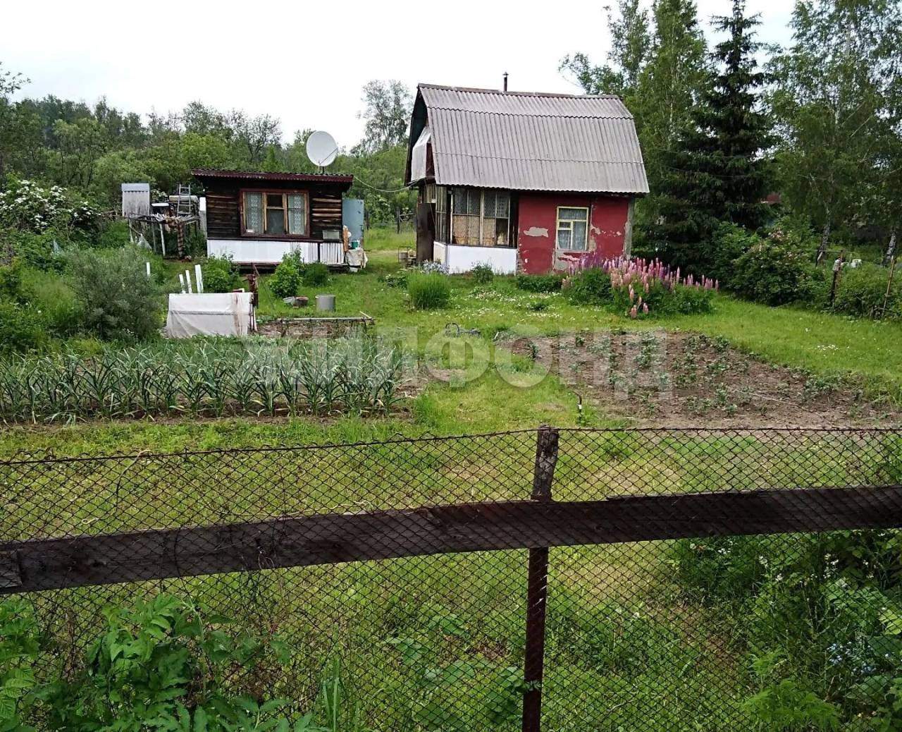 Продам земельный участок 1000 м.кв.