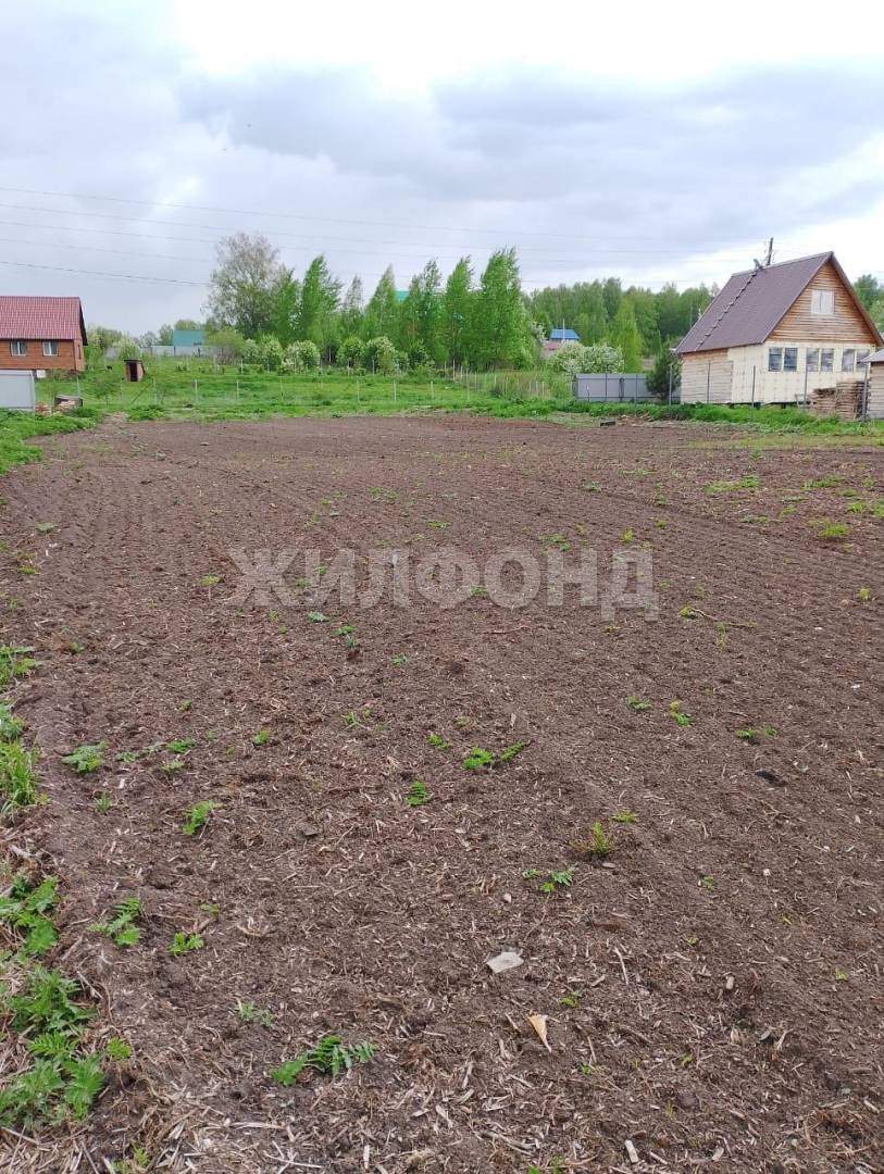 Продам земельный участок 940 м.кв.