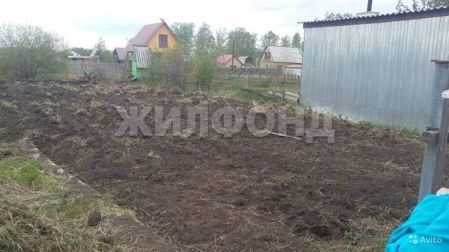 Продам земельный участок 600 м.кв.