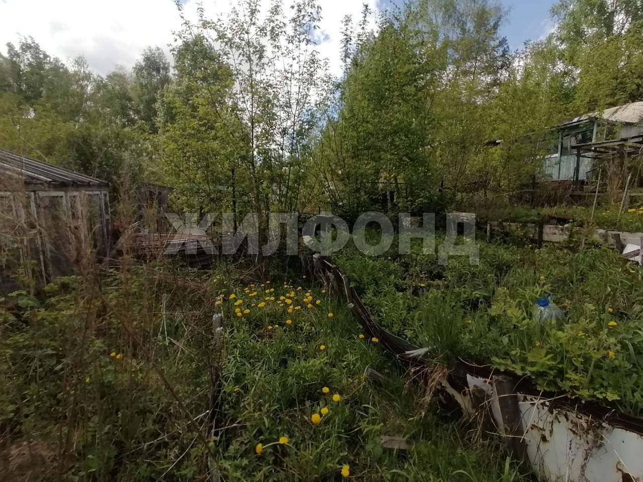 Продам земельный участок 700 м.кв.