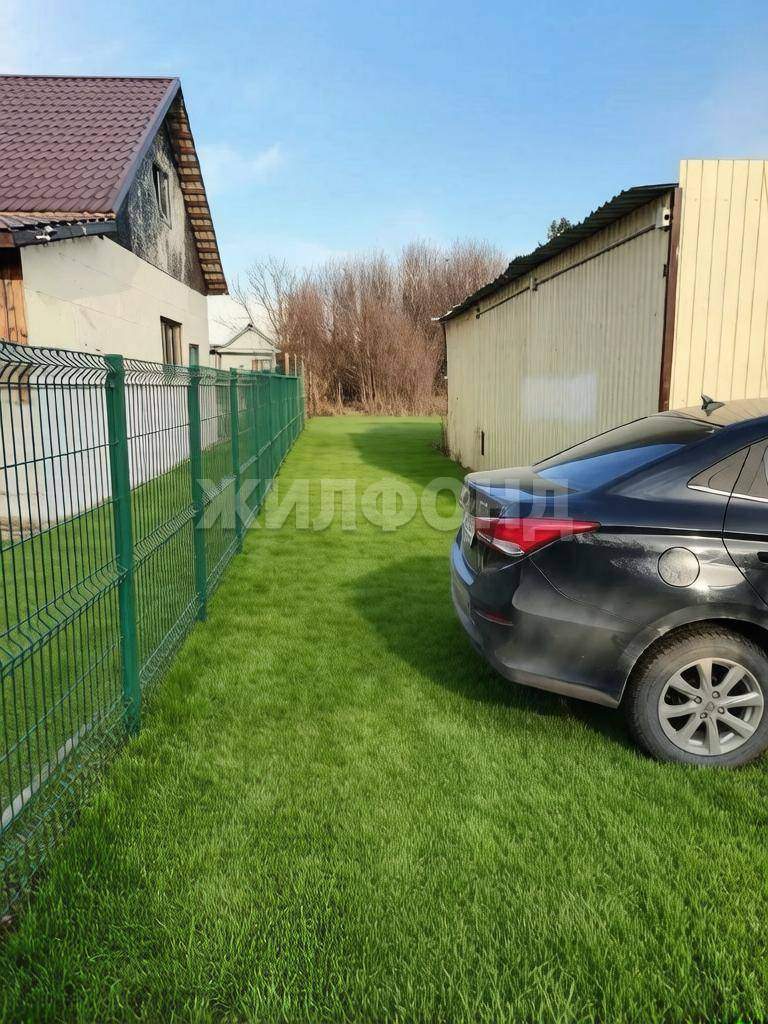 Продам земельный участок 687 м.кв.