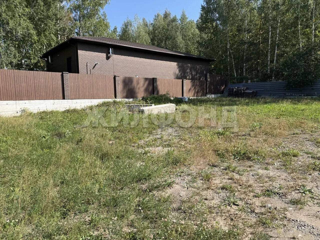 Продам земельный участок 2200 м.кв.