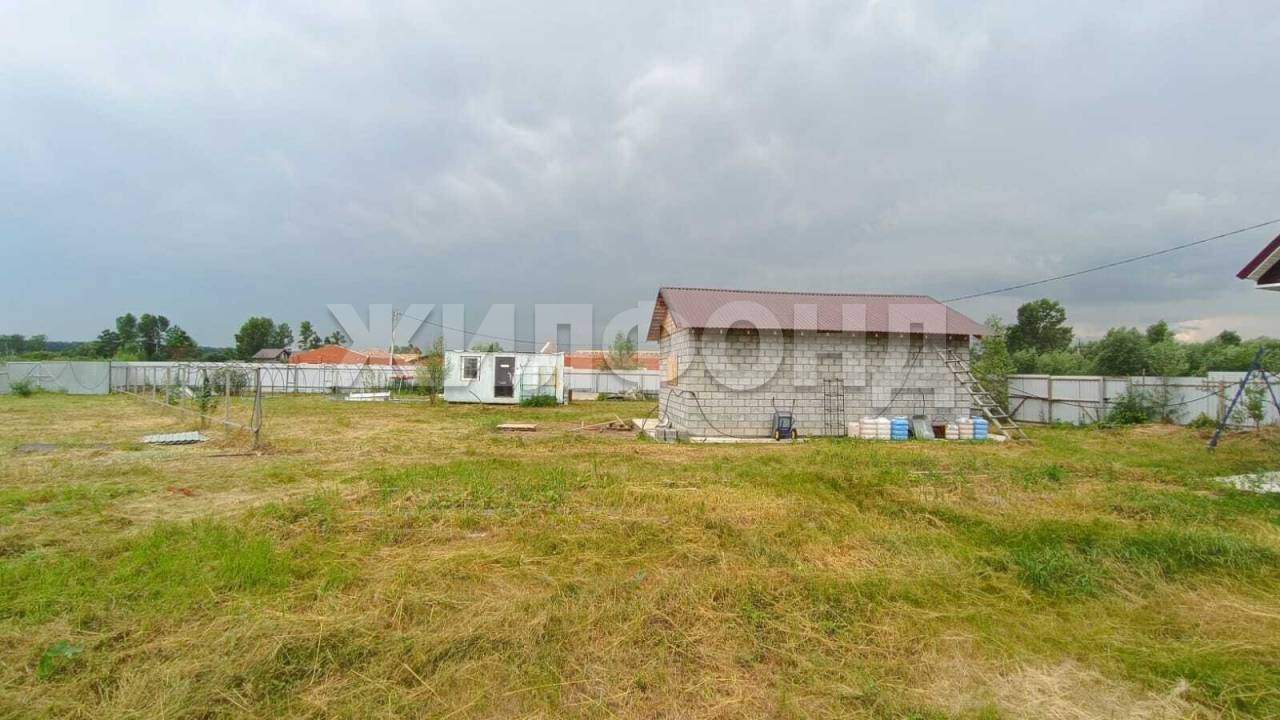 Продам земельный участок 2495 м.кв.