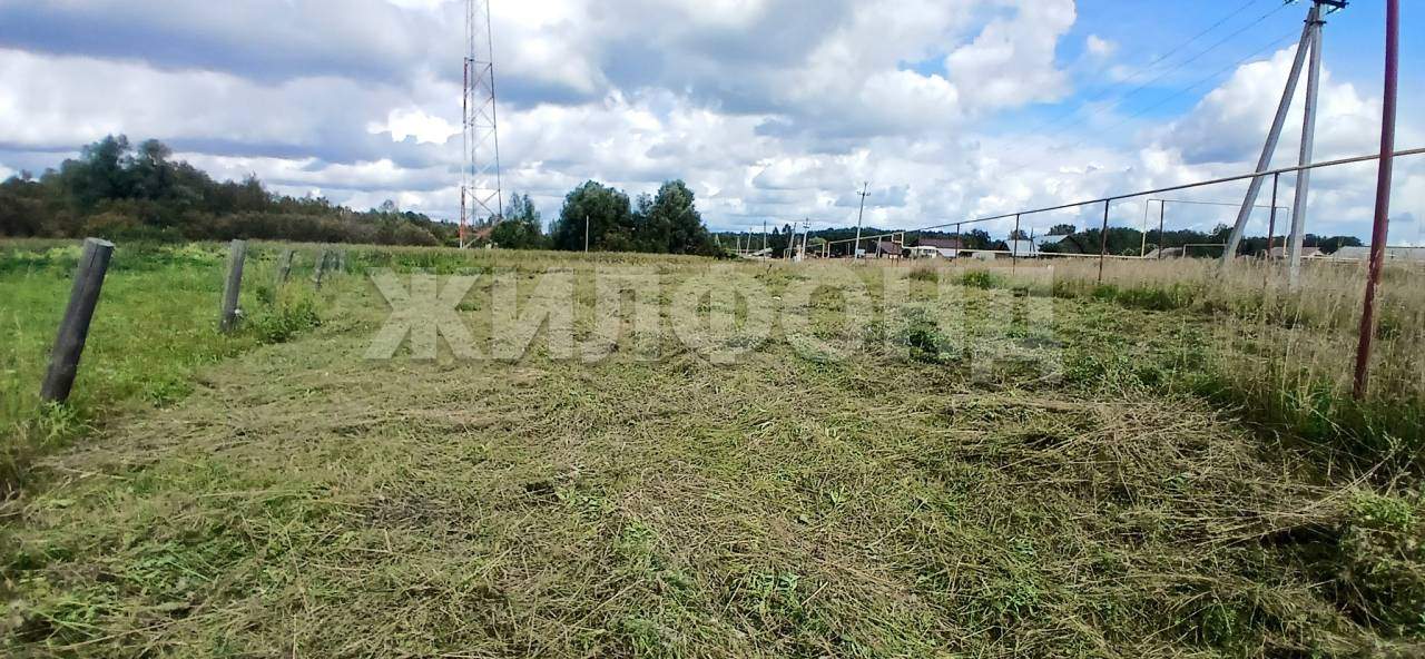 Продам земельный участок 1400 м.кв.