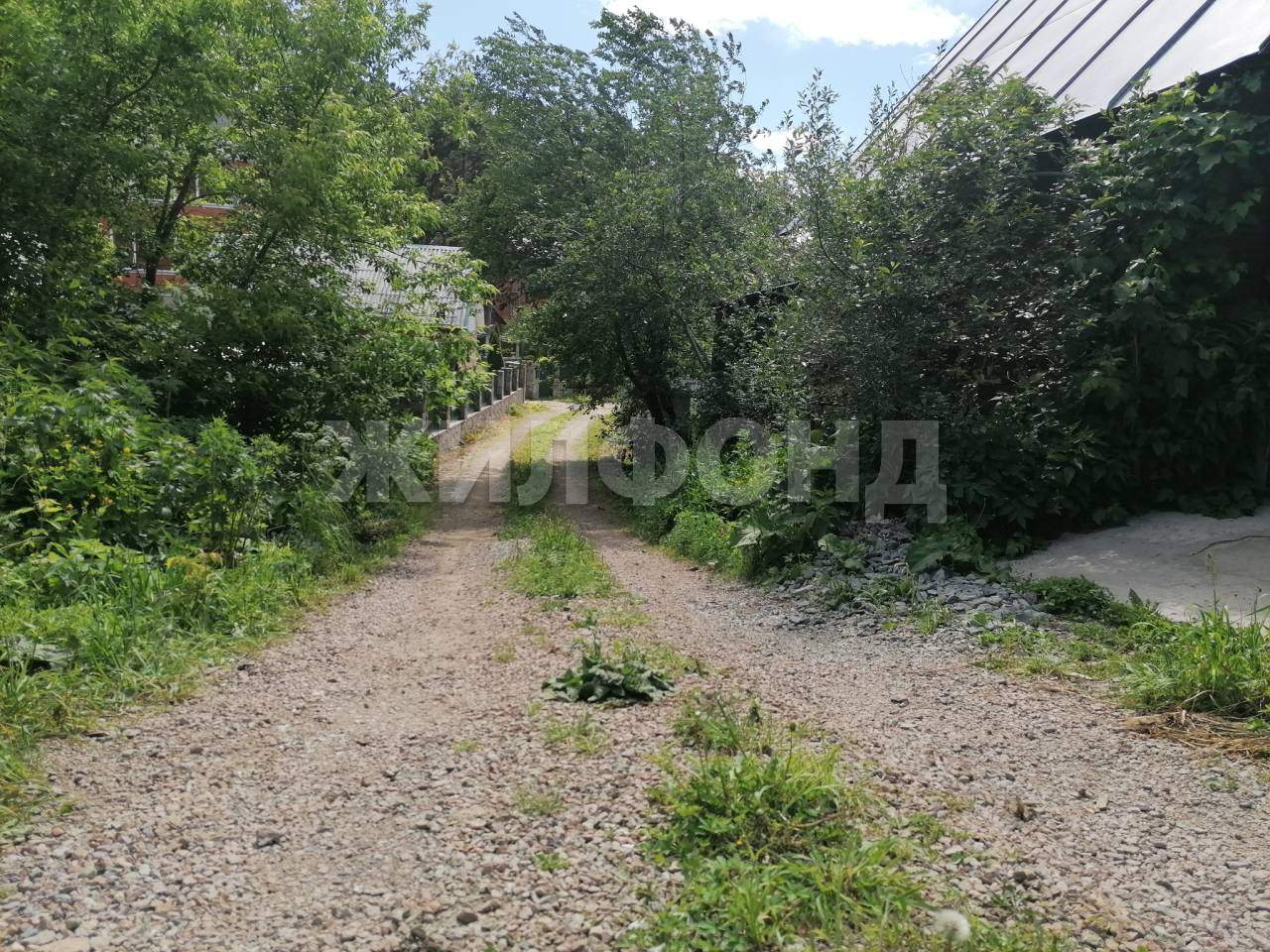 Продам земельный участок 2079 м.кв.