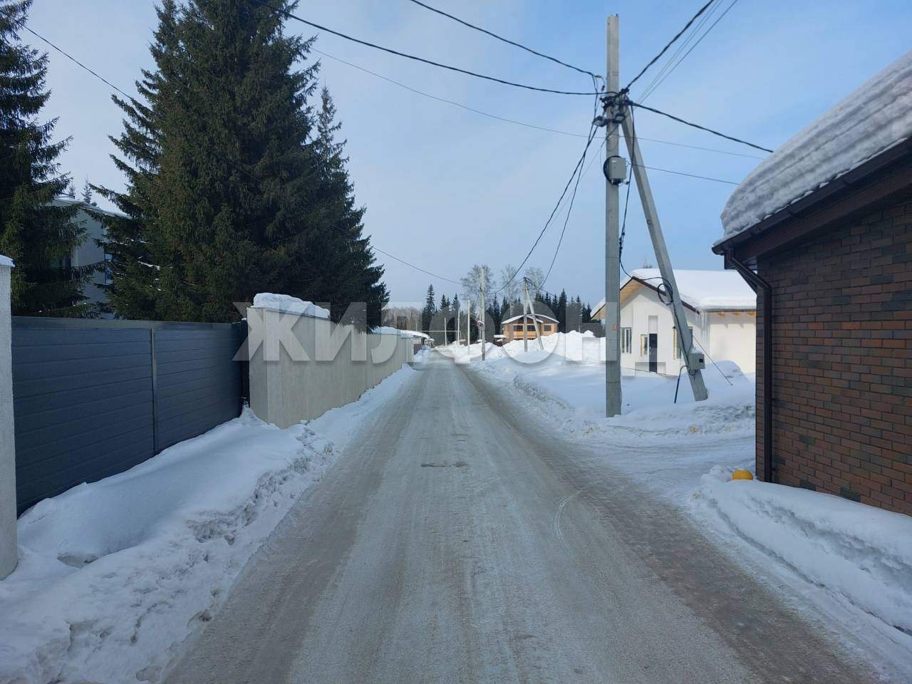Продам земельный участок 1000 м.кв.