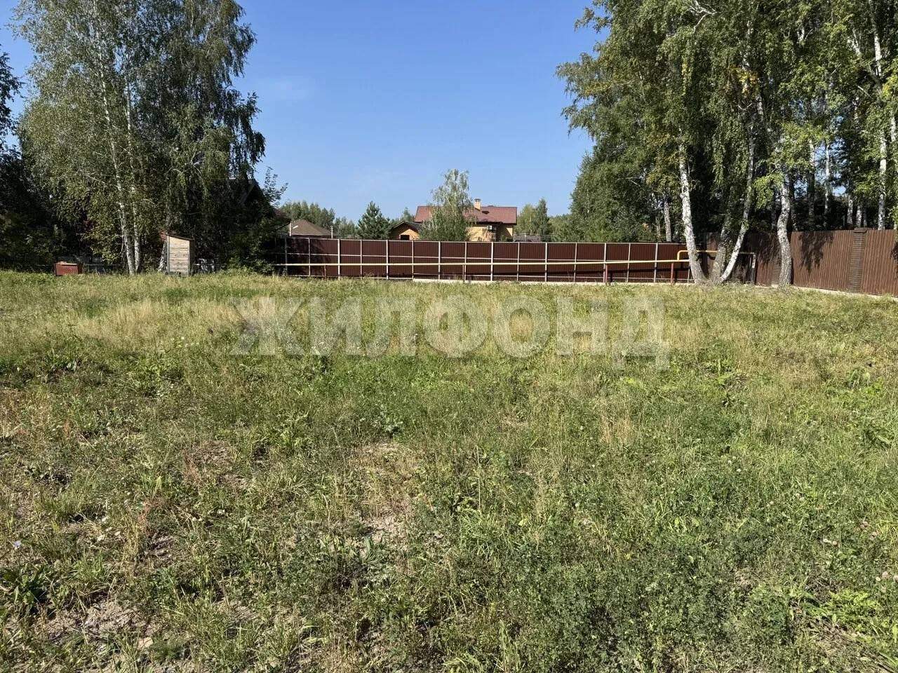 Продам земельный участок 2200 м.кв.