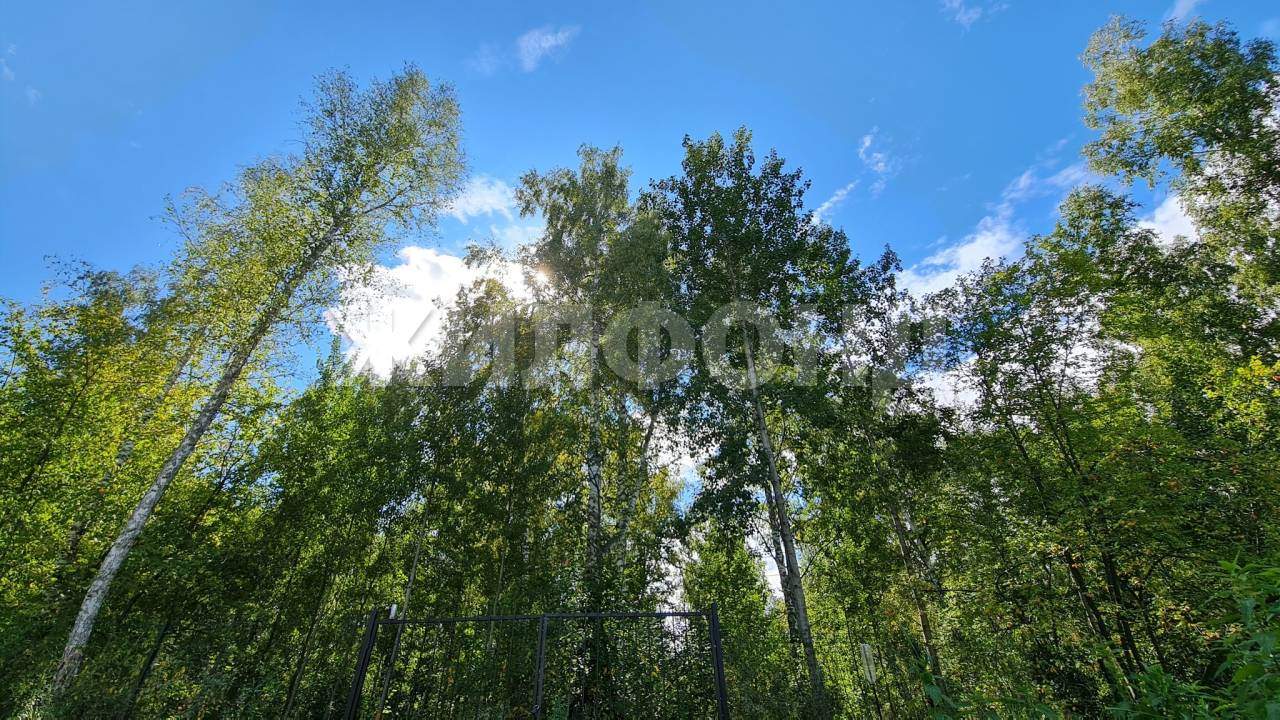 Продам земельный участок 2047 м.кв.
