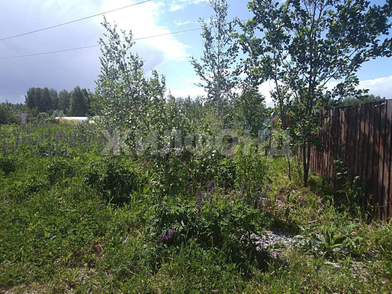 Продам земельный участок 670 м.кв.