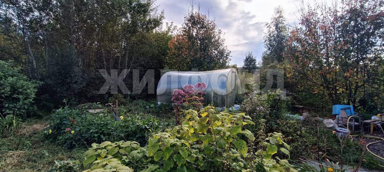 Продам земельный участок 810 м.кв.
