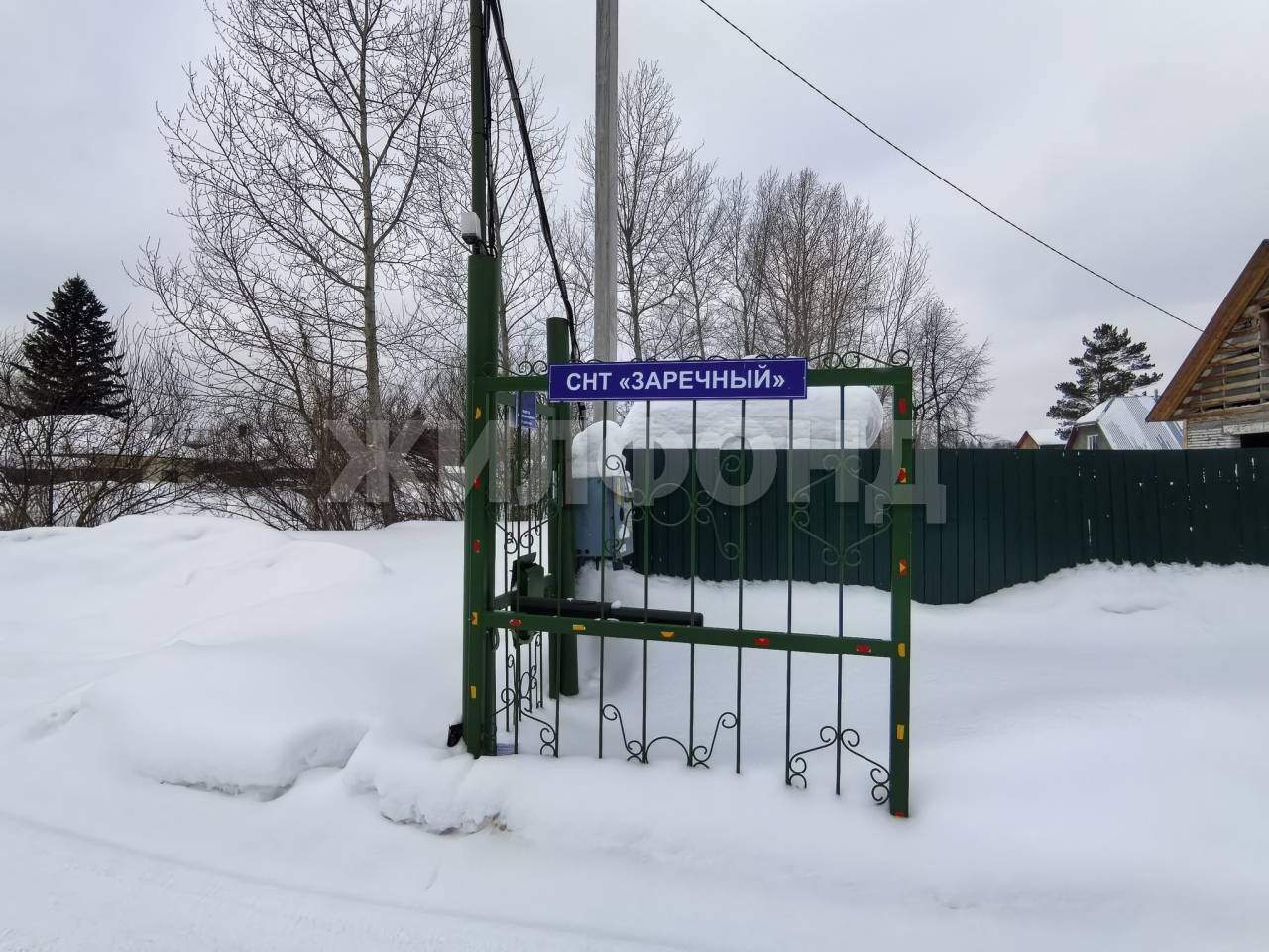 Продам земельный участок 800 м.кв.