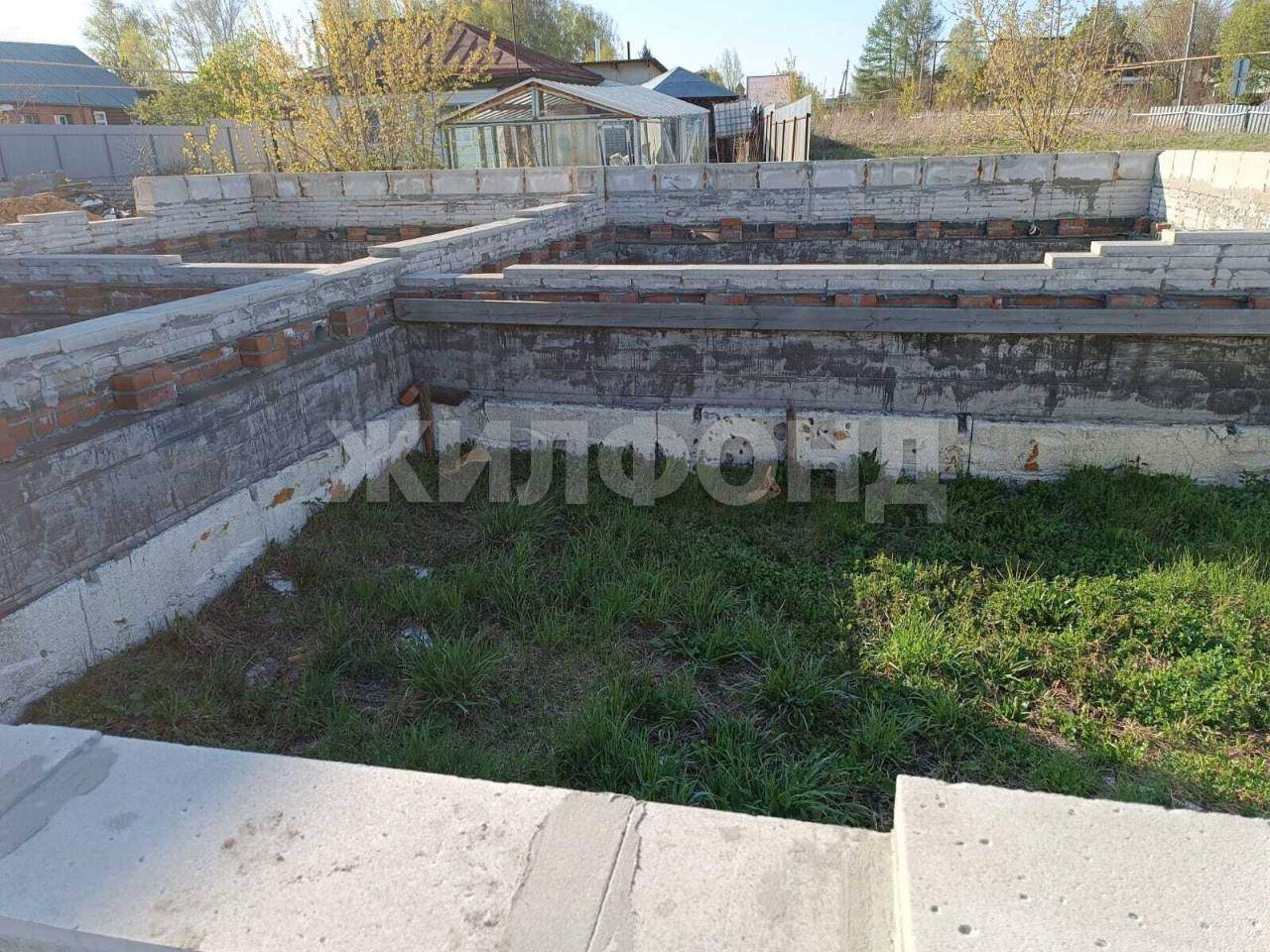 Продам земельный участок 1000 м.кв.