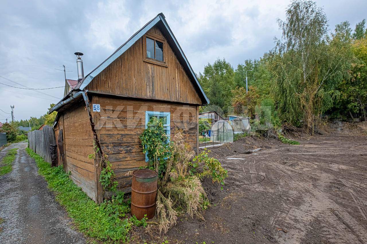 Продам земельный участок 600 м.кв.