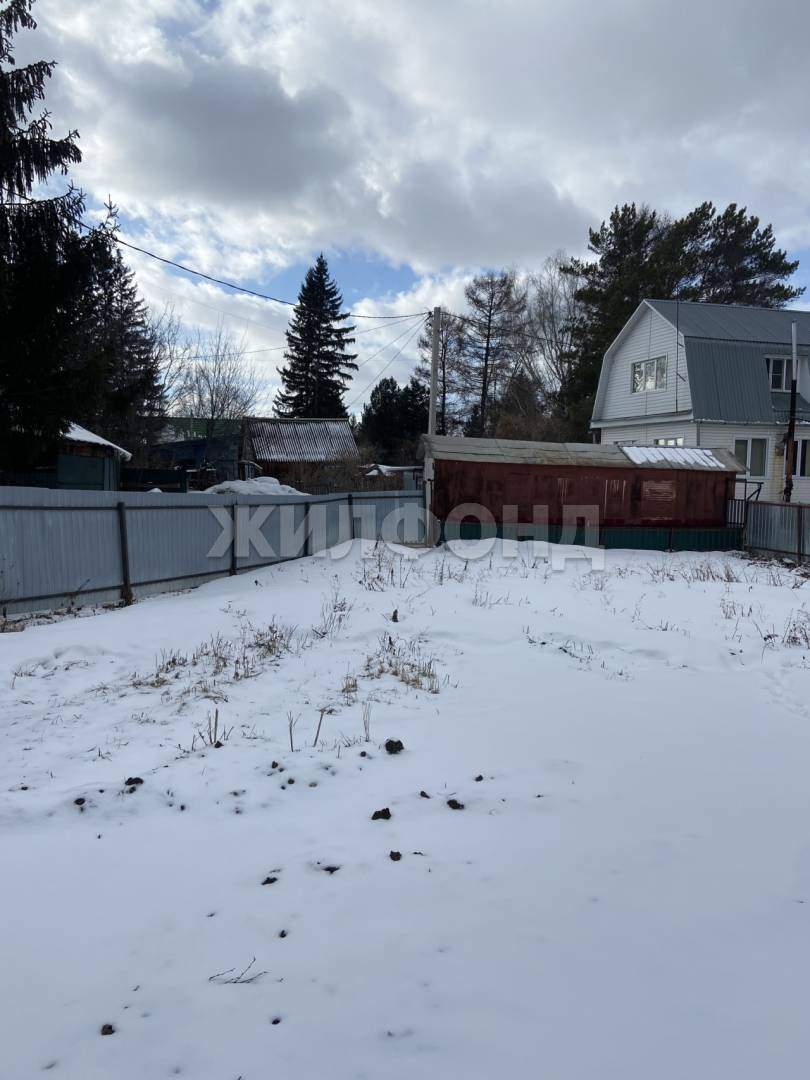 Продам земельный участок 743 м.кв.