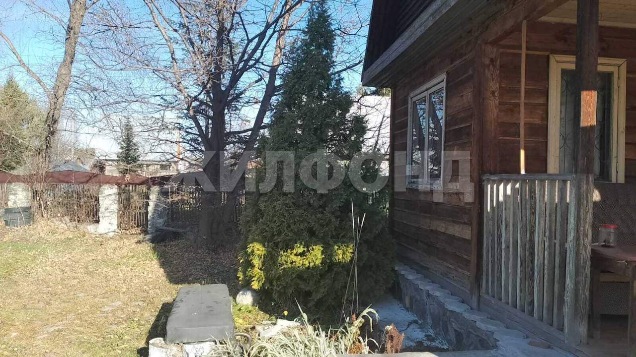 Продам земельный участок 551 м.кв.