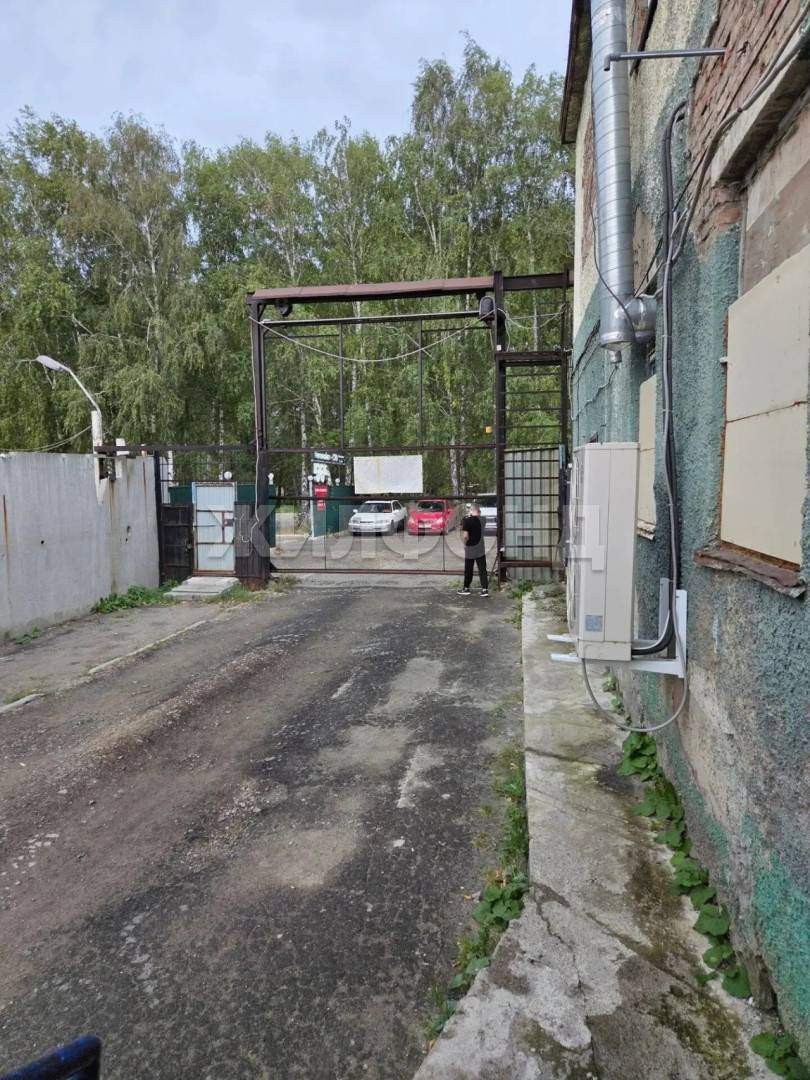Продам помещение свободного назначения 1864 м.кв.
