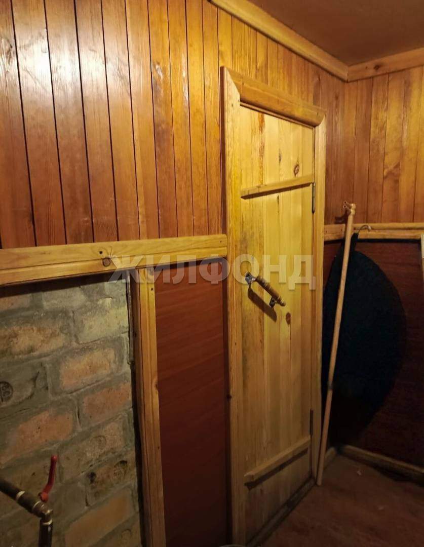 Продам земельный участок 1200 м.кв.
