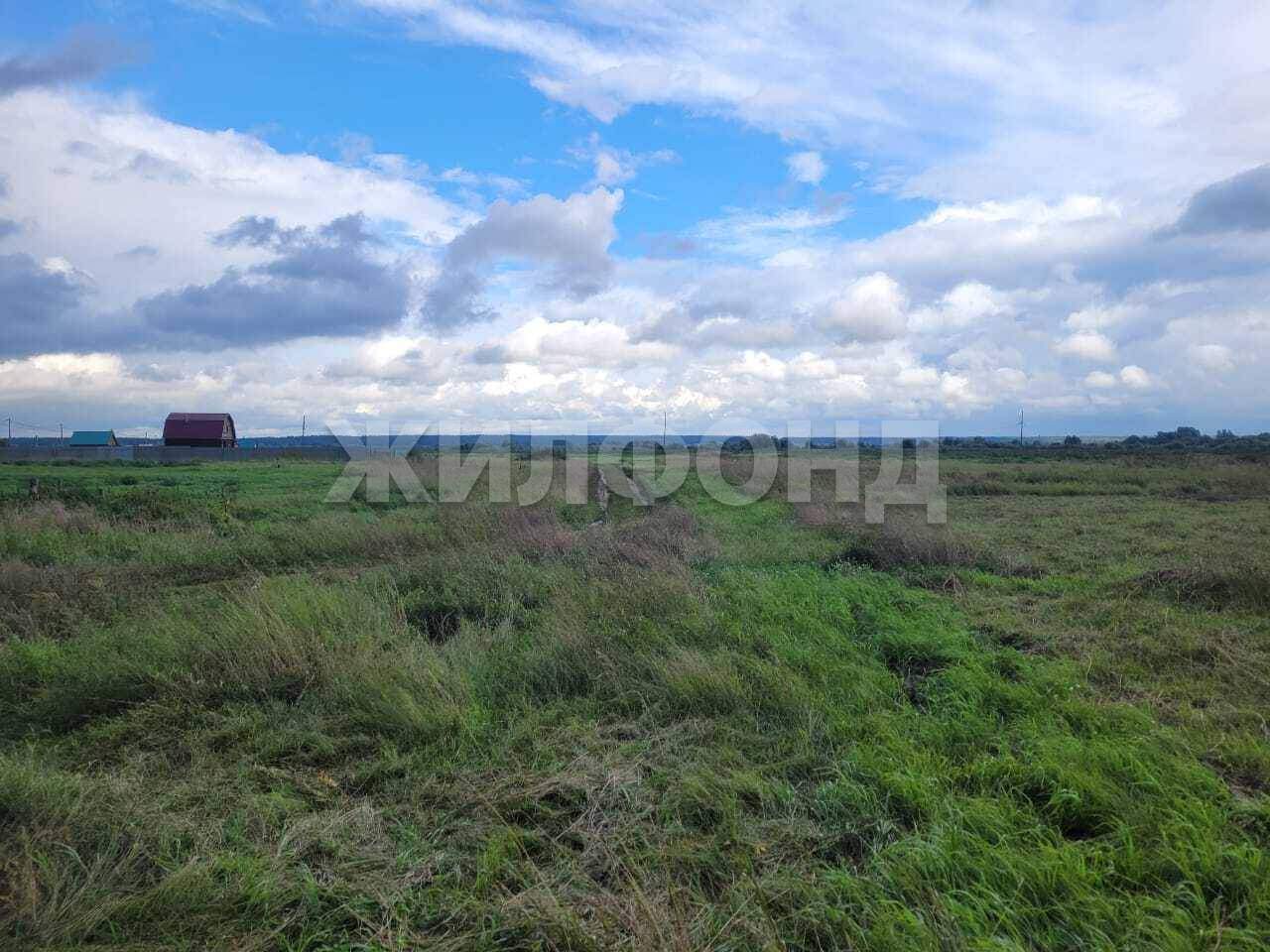 Продам земельный участок 1500 м.кв.
